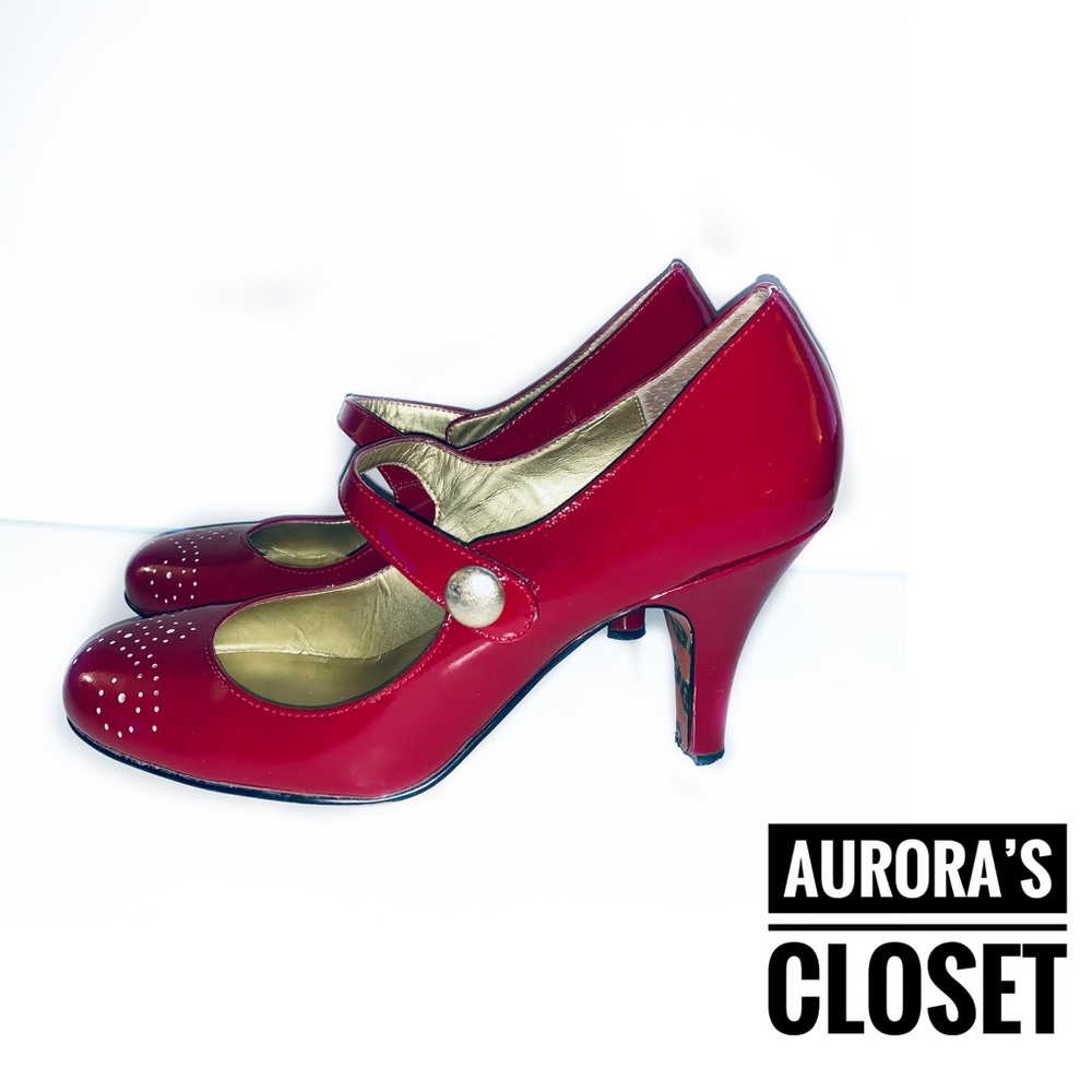 Oh Deer! 7 Red Patent Leather Heels Oxford Mary Jane Perforated Fleur De Lis